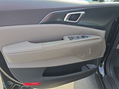 New 2026 Kia Carnival image 17