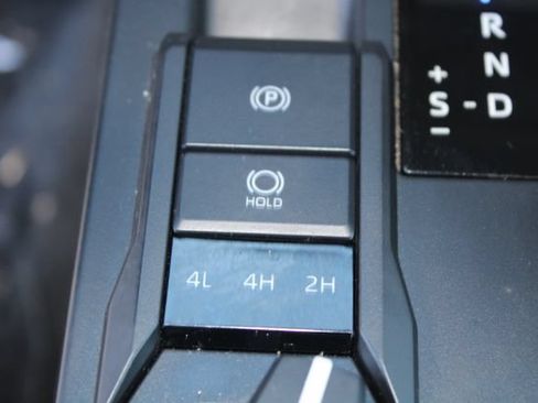 Used 2024 Toyota Tacoma TRD Off-Road AWD/4WD image 30
