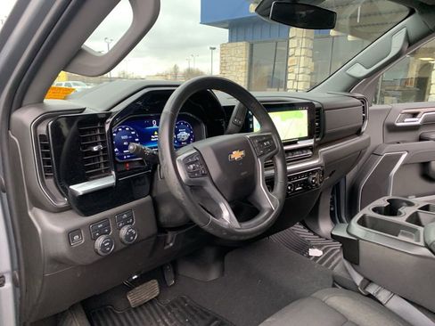 Used 2023 Chevrolet Silverado 1500 LT AWD/4WD image 16