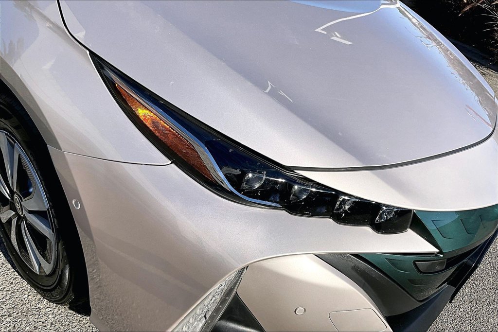 Certified 2019 Toyota Prius Prime Advanced FWD image 32