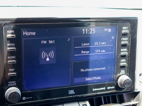 Used 2020 Toyota RAV4 XLE Premium FWD image 5