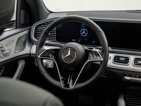 Used 2025 Mercedes-Benz GLE 350 4MATIC image 11