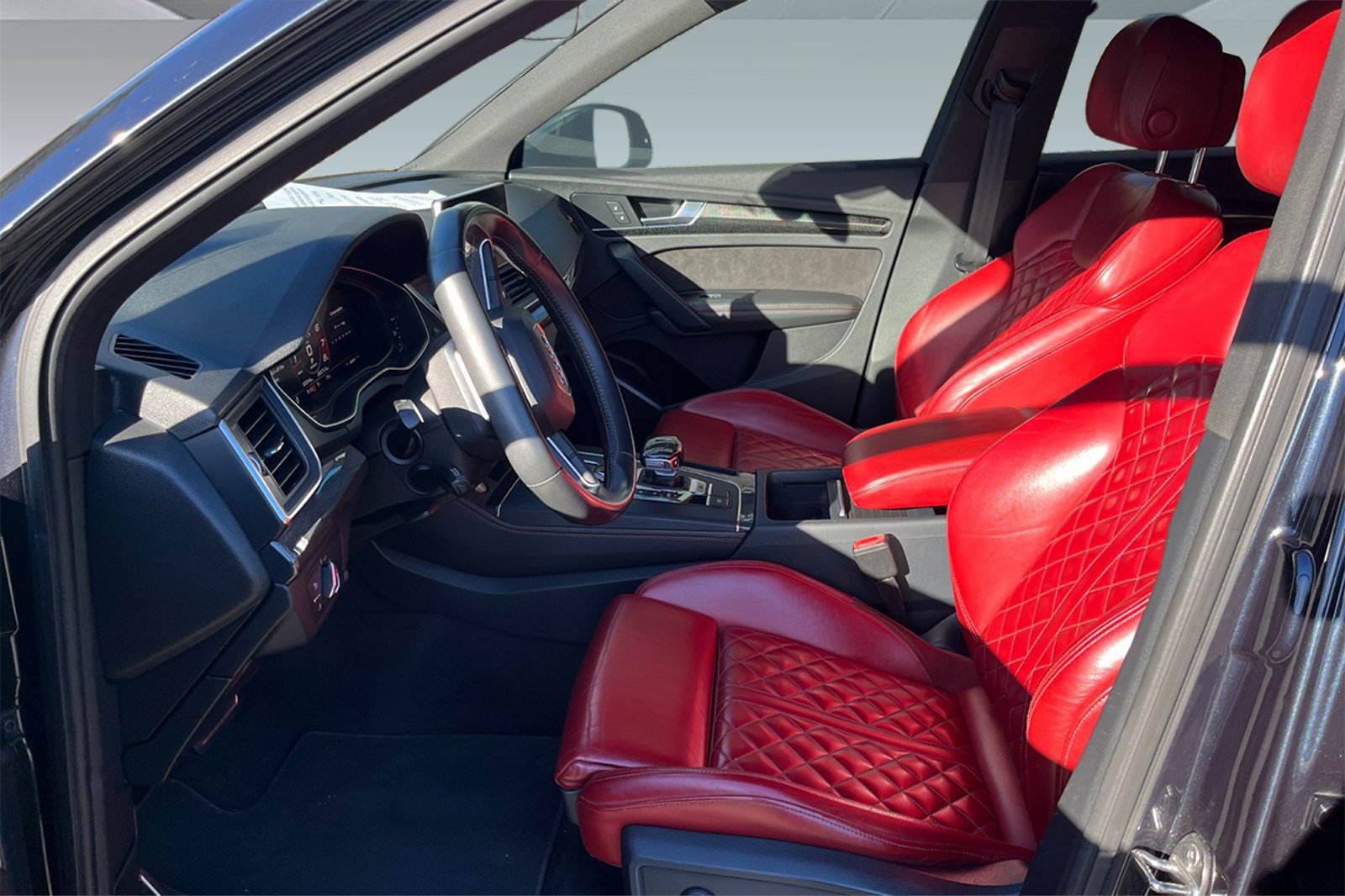 Used 2019 Audi SQ5 Premium Plus w/ Premium Plus Package AWD/4WD image 3