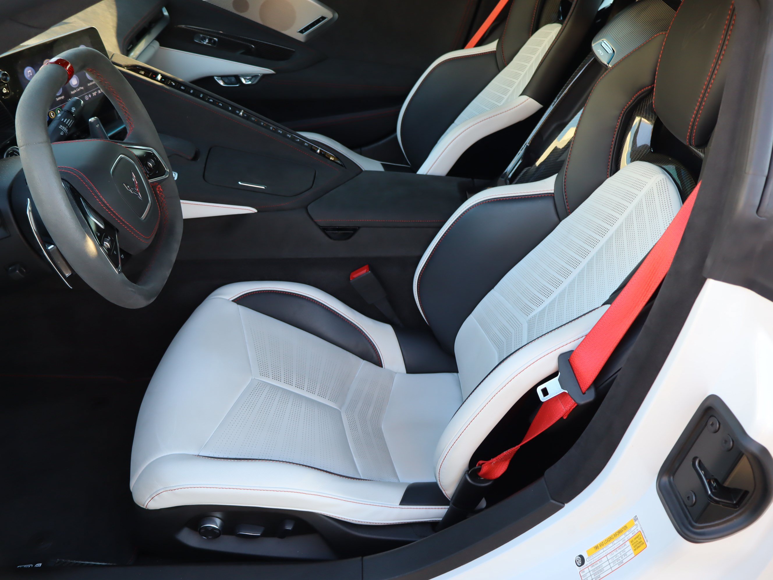 Used 2023 Chevrolet Corvette Stingray Premium Cpe w/ Z51 Performance Package RWD image 15
