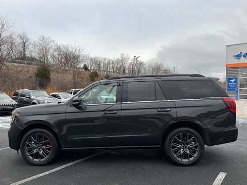 Used 2025 Ford Expedition Platinum w/ Stealth Performance Package image 6