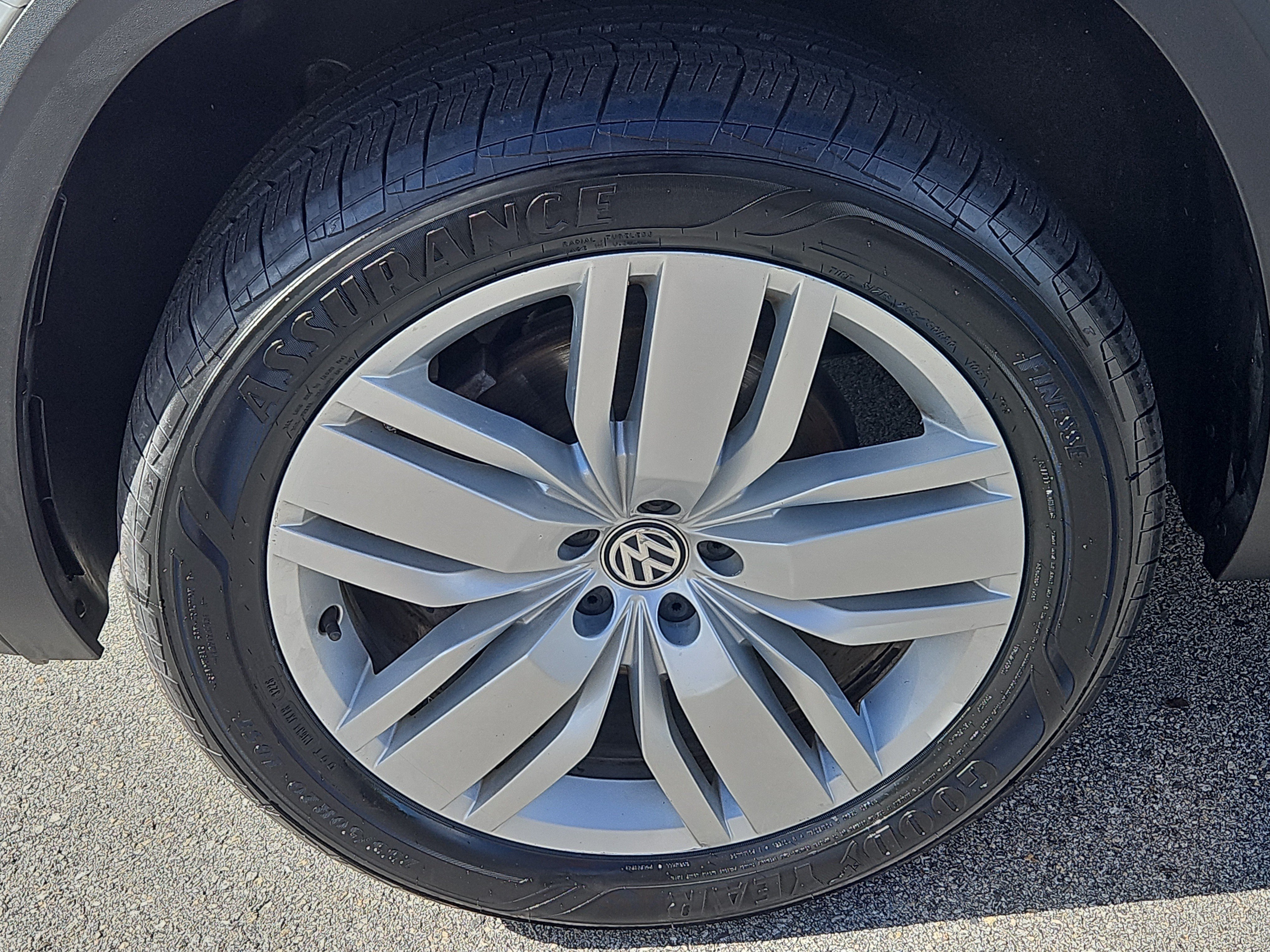 Used 2018 Volkswagen Atlas SEL Premium AWD/4WD image 4