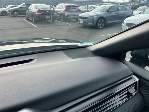 Used 2025 Toyota Camry SE image 35