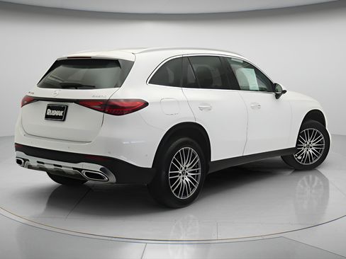 Certified 2023 Mercedes-Benz GLC 300 4MATIC image 4