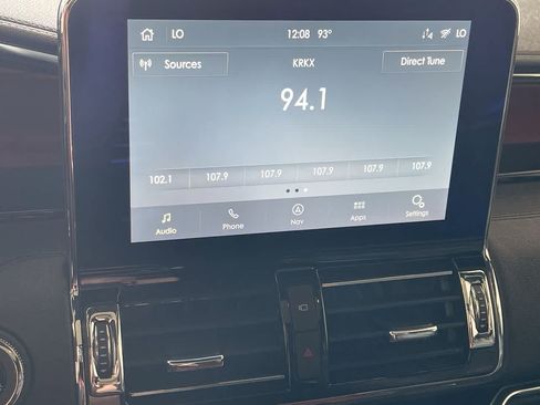 Used 2020 Lincoln Navigator L Reserve w/ Equipment Group 208A Reserve AWD/4WD image 16