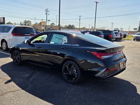 New 2026 Hyundai Elantra SEL Sport Premium FWD image 9