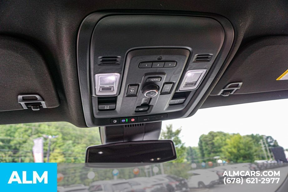 Used 2024 GMC Yukon Denali AWD/4WD image 35