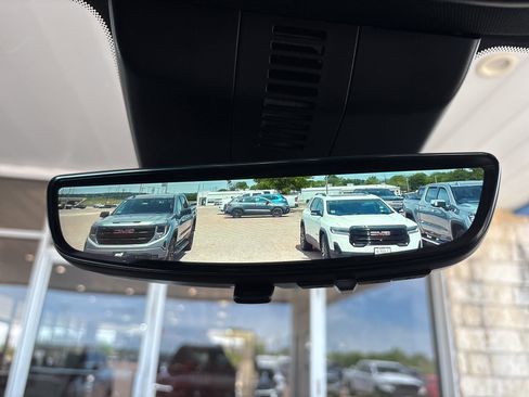 New 2026 GMC Acadia Elevation image 24