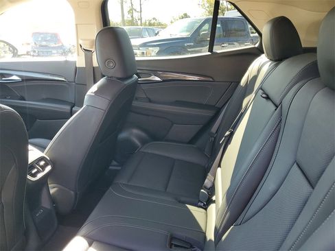 Used 2023 Buick Envision Essence image 29