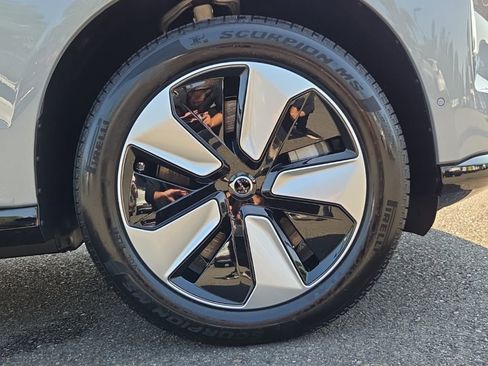 New 2025 Volvo EX90 Plus image 10