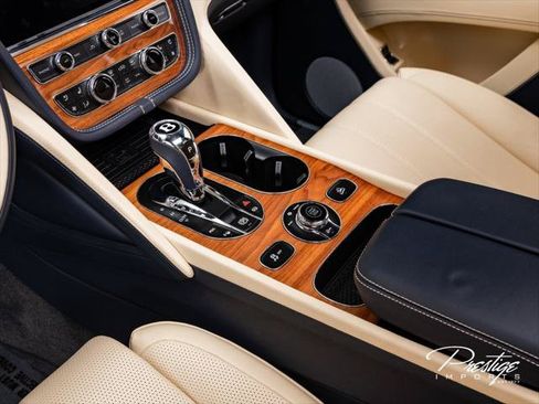 Used 2023 Bentley Bentayga Extended Wheelbase AWD/4WD image 24