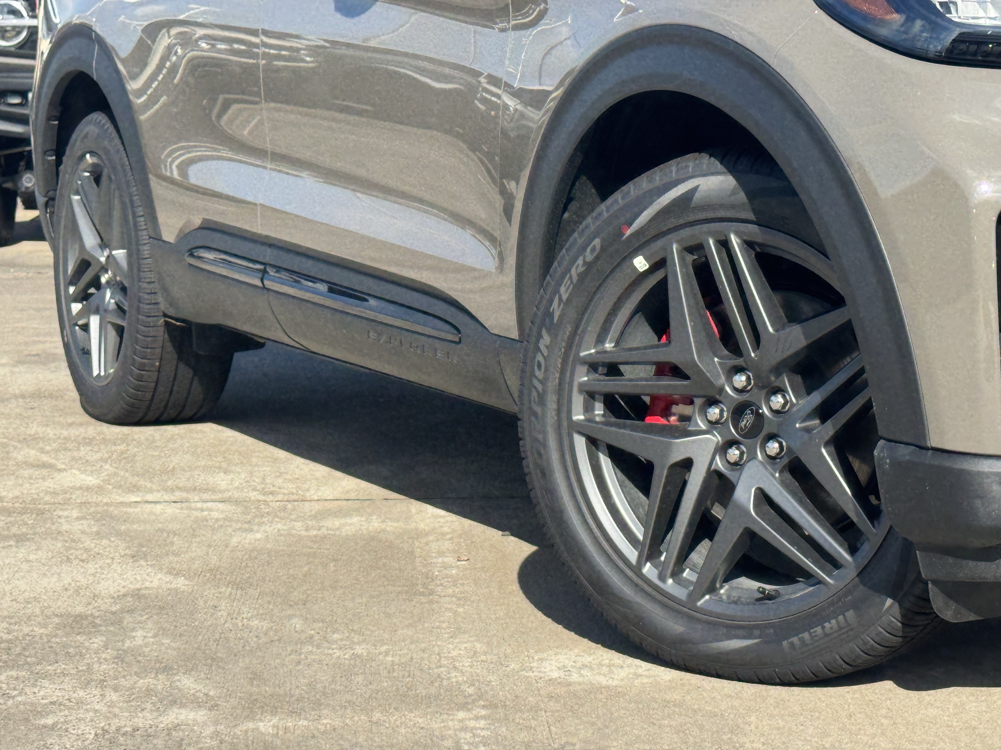 New 2026 Ford Explorer ST-Line w/ ST-Line Street Pack RWD image 3