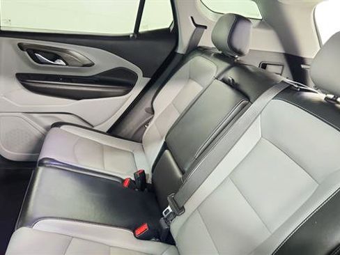 Used 2024 GMC Terrain SLT image 19