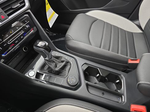 New 2026 Volkswagen Taos SEL AWD/4WD image 24