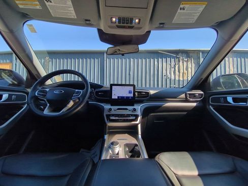 Used 2021 Ford Explorer XLT w/ Equipment Group 202A RWD image 25