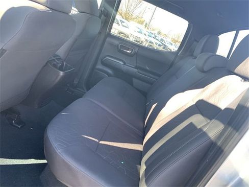 Certified 2016 Toyota Tacoma TRD Sport image 10