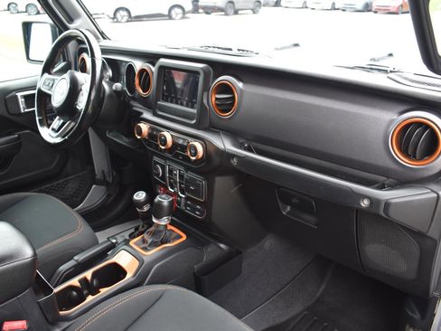 Used 2021 Jeep Gladiator Mojave w/ LED Lighting Group AWD/4WD image 59