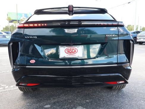 Used 2024 Cadillac Lyriq Luxury AWD/4WD image 6