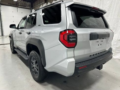 Used 2025 Toyota 4Runner SR5 image 5