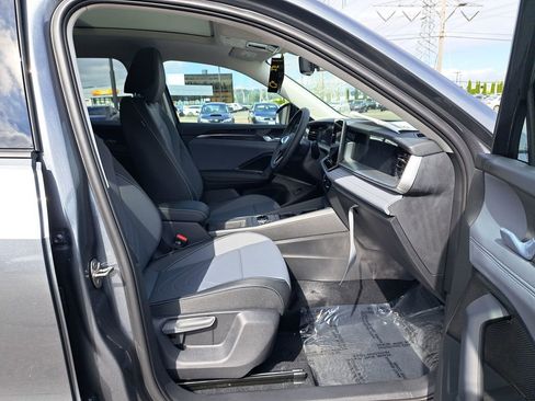 New 2026 Volkswagen Tiguan SE AWD/4WD image 28