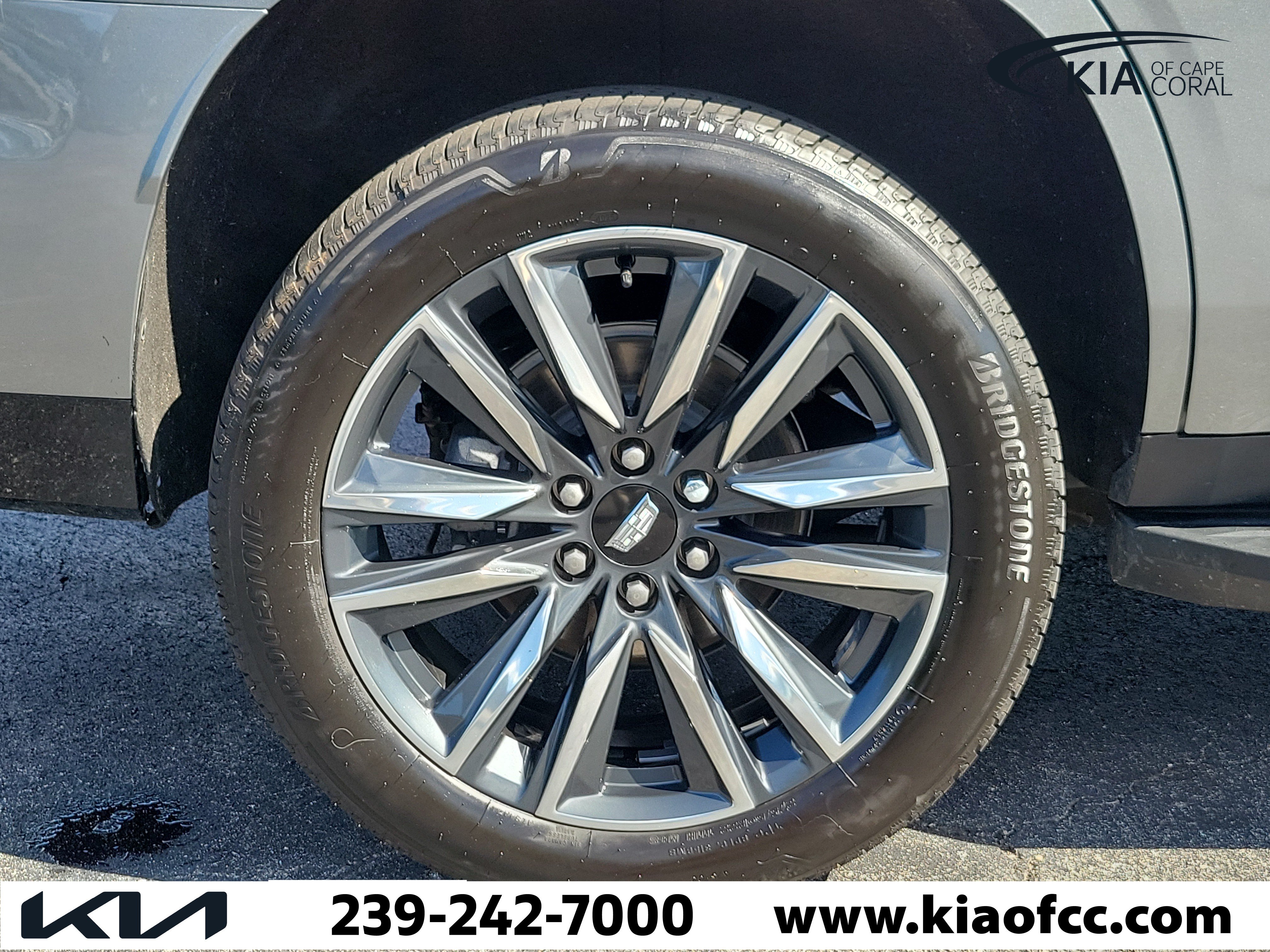Used 2023 Cadillac Escalade Sport AWD/4WD image 9