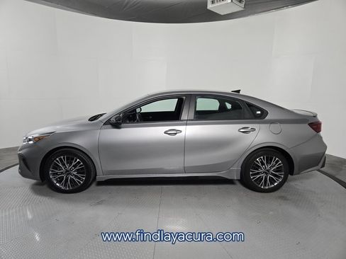 Used 2023 Kia Forte GT-Line FWD image 3