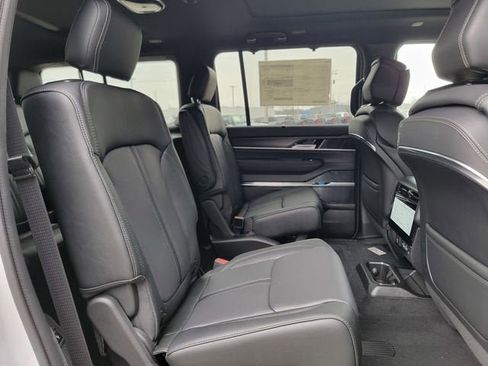 New 2026 Jeep Grand Wagoneer Summit AWD/4WD image 23