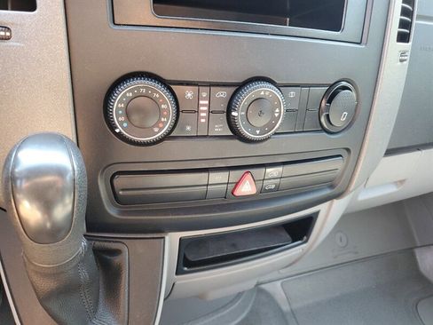 Used 2008 Dodge Sprinter 2500 image 18