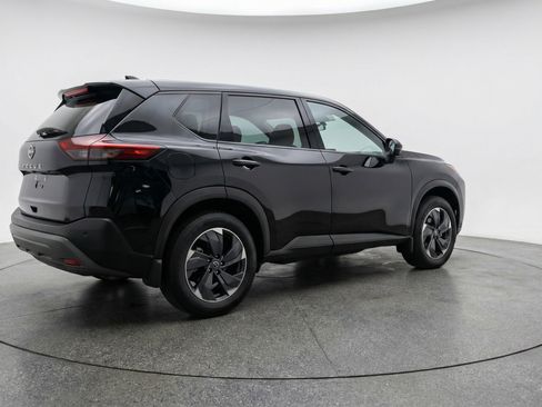 Used 2025 Nissan Rogue SV image 9