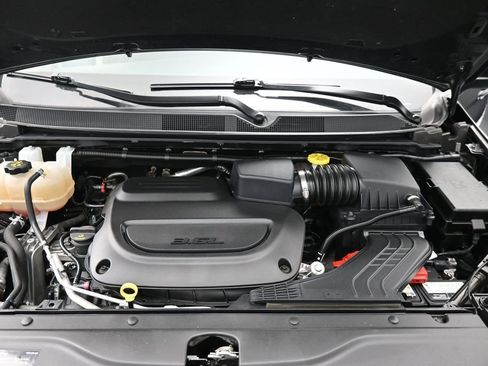 Used 2023 Chrysler Voyager LX FWD image 23
