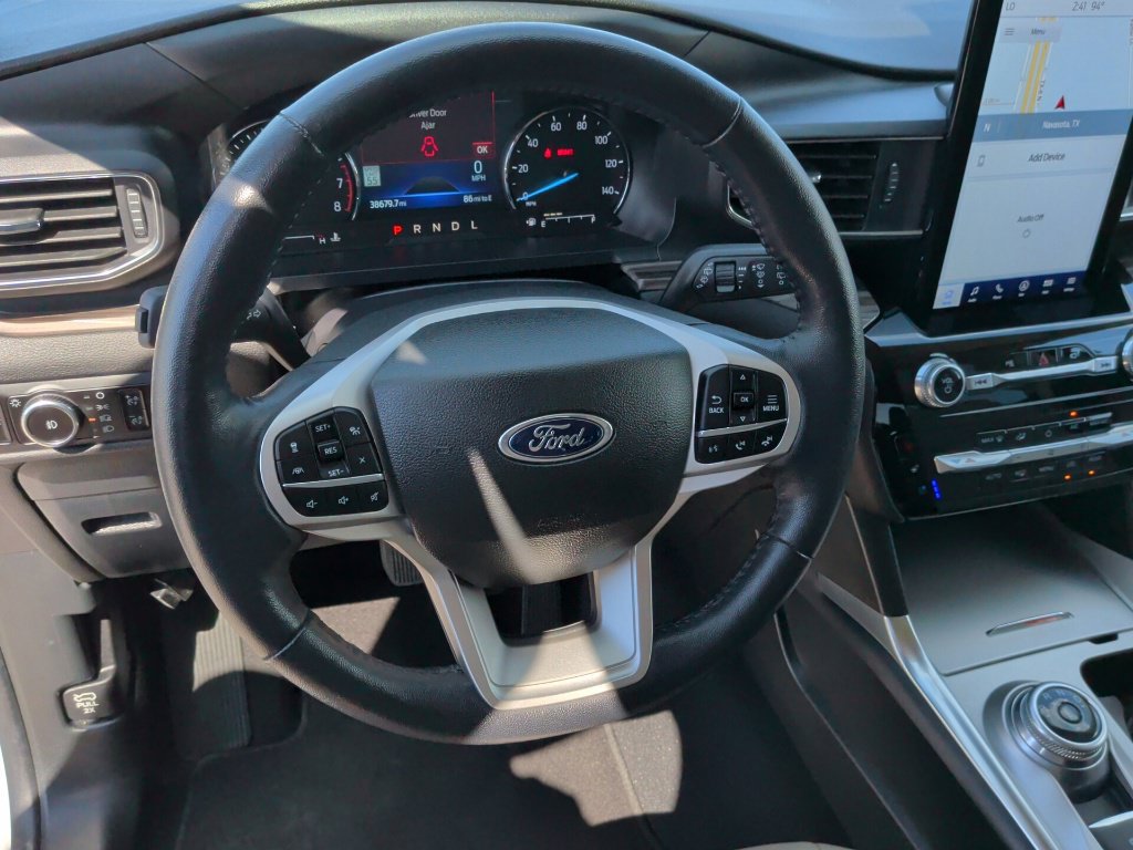 Used 2023 Ford Explorer Limited w/ Limited Technology Package RWD image 17