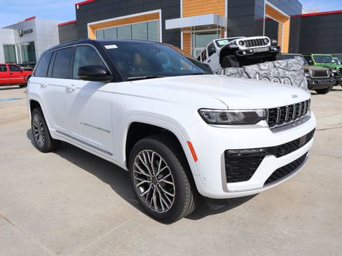 New 2026 Jeep Grand Cherokee Summit AWD/4WD image 1