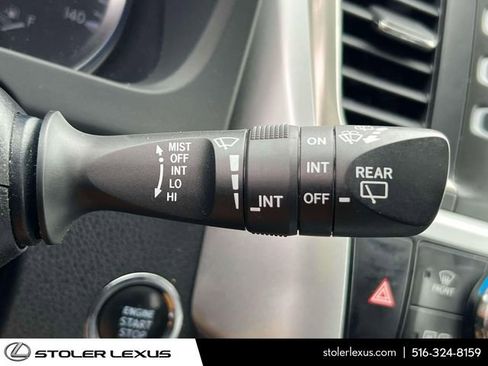 Used 2019 Toyota Highlander SE image 30