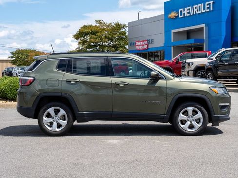 Used 2020 Jeep Compass Latitude w/ Popular Equipment Group AWD/4WD image 8