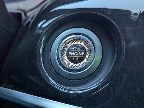 Used 2020 Mercedes-Benz S 560 Sedan image 23