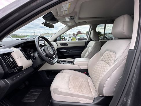 Used 2022 Nissan Pathfinder SV w/ SV Premium Package AWD/4WD image 20