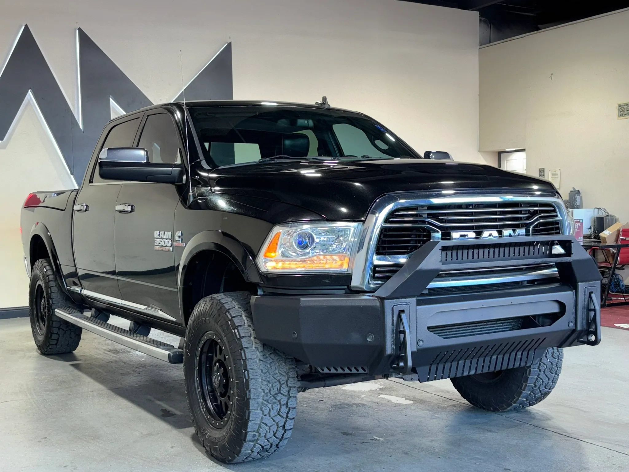 Used 2016 RAM 3500 Laramie Longhorn AWD/4WD image 2
