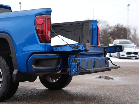 Used 2023 GMC Sierra 1500 AT4 w/ Technology Package image 12