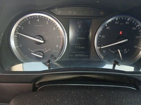 Used 2015 Toyota Highlander Limited image 43