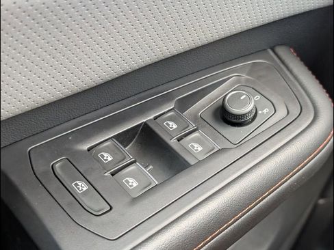 Used 2024 Volkswagen Atlas Peak Edition SE AWD/4WD image 12