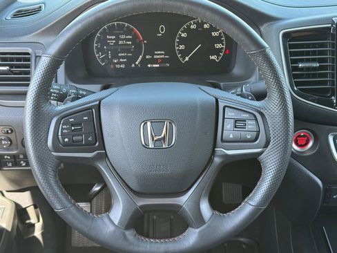 Used 2025 Honda Ridgeline TrailSport image 13