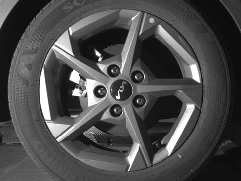 Used 2025 Kia K4 LXS image 15