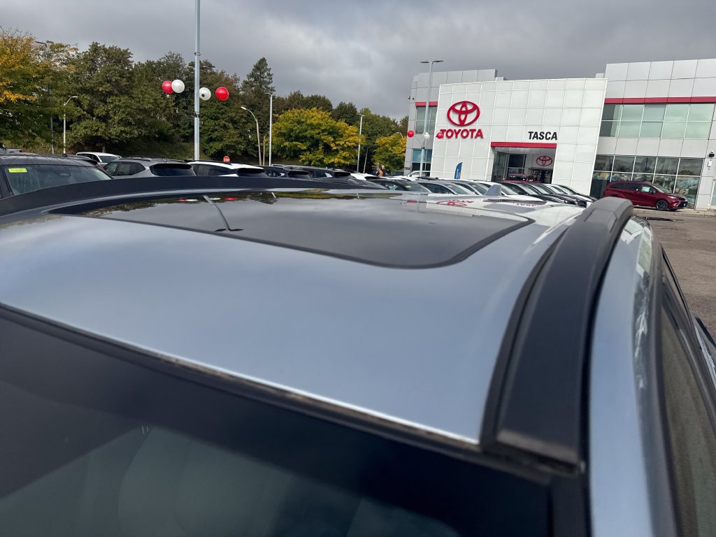 Used 2023 Toyota Corolla Cross LE w/ Moonroof Package AWD/4WD image 46