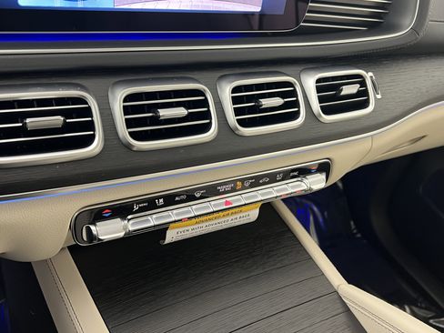 New 2026 Mercedes-Benz GLS 450 4MATIC image 34