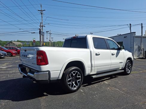 Used 2025 RAM 1500 Laramie AWD/4WD image 6