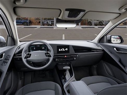 Certified 2025 Kia Niro LX FWD image 14